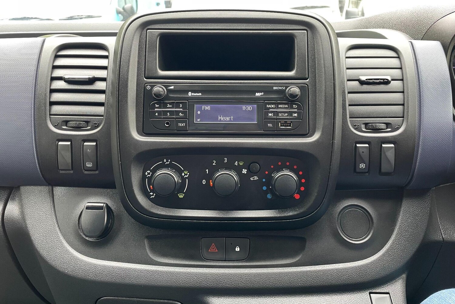 Used Vauxhall Vivaro 2016 for sale - 76549390: Photo 32