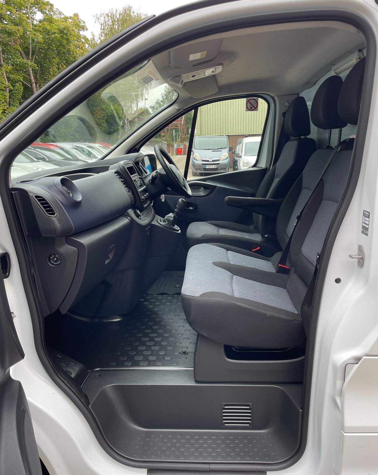 Used Vauxhall Vivaro 2016 for sale - 76549390: Photo 35