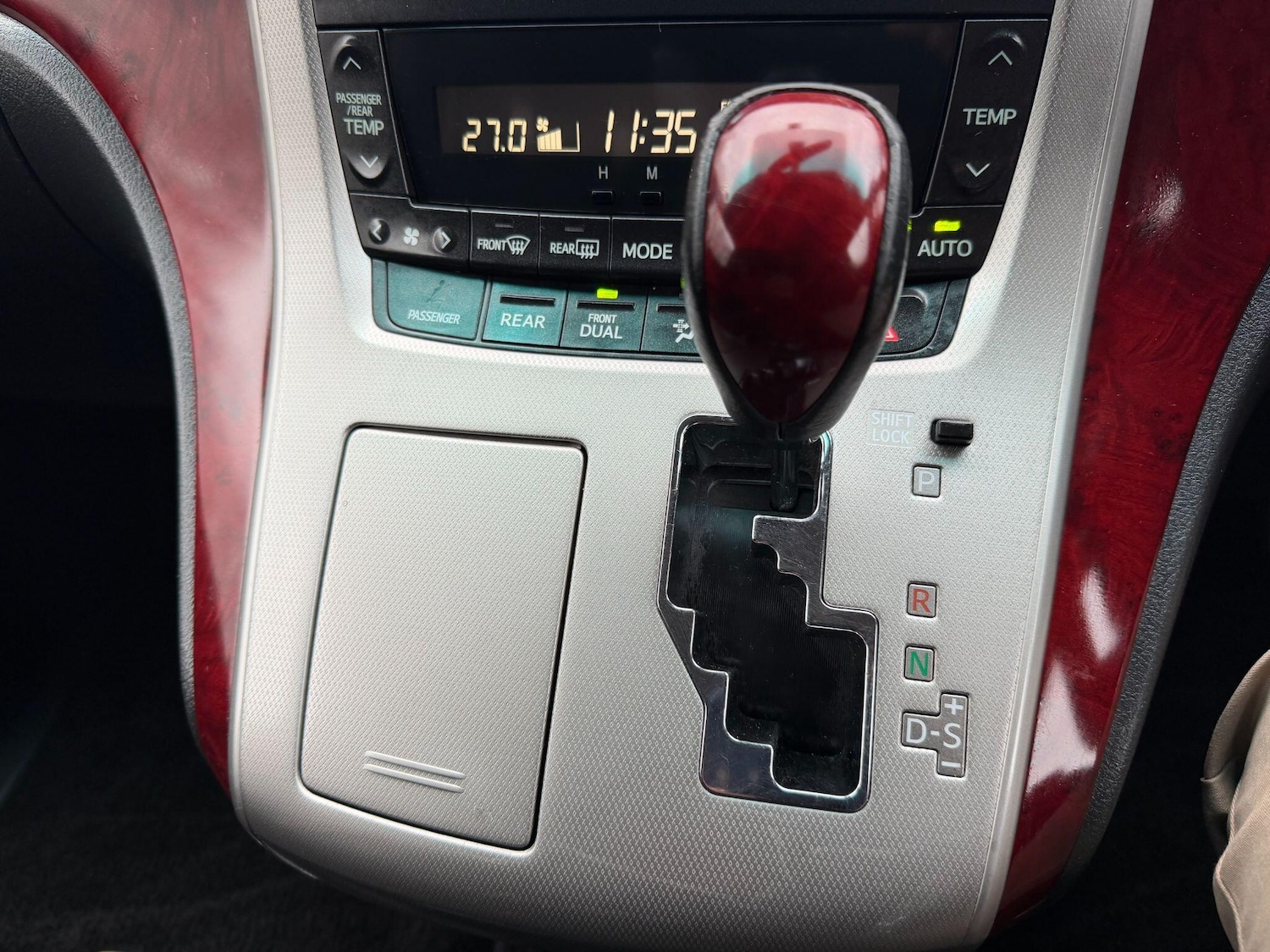 Used Toyota Vellfire 2023 for sale - 77174728: Photo 47