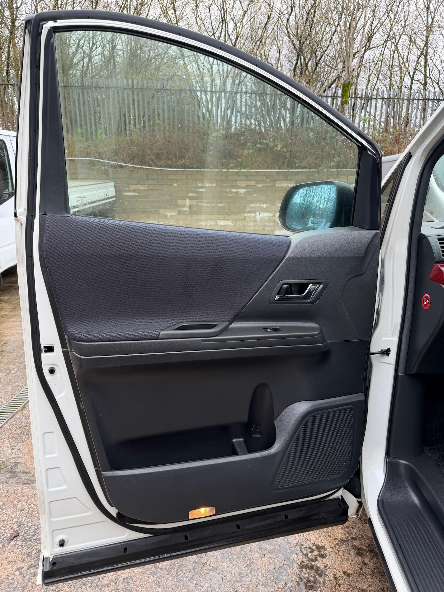 Used Toyota Vellfire 2023 for sale - 77174728: Photo 48