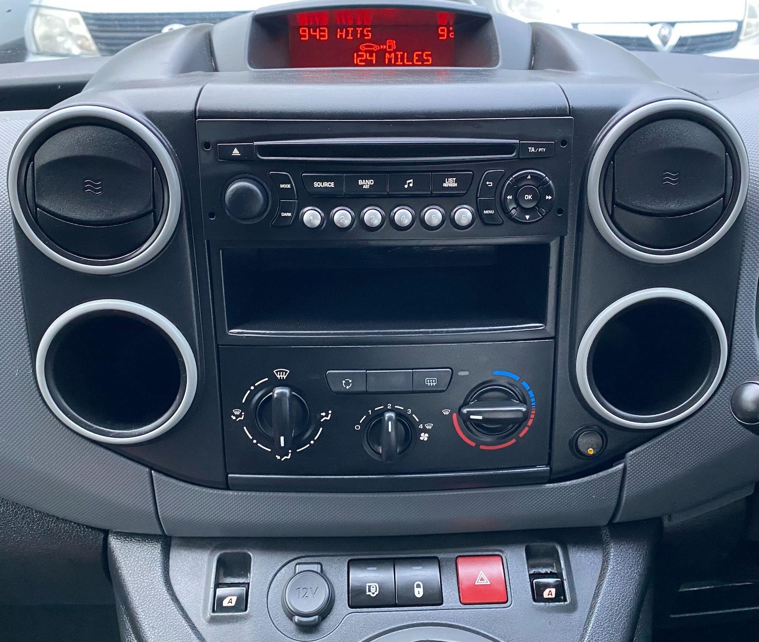 Used Peugeot Partner 2017 for sale - 76850168: Photo 45