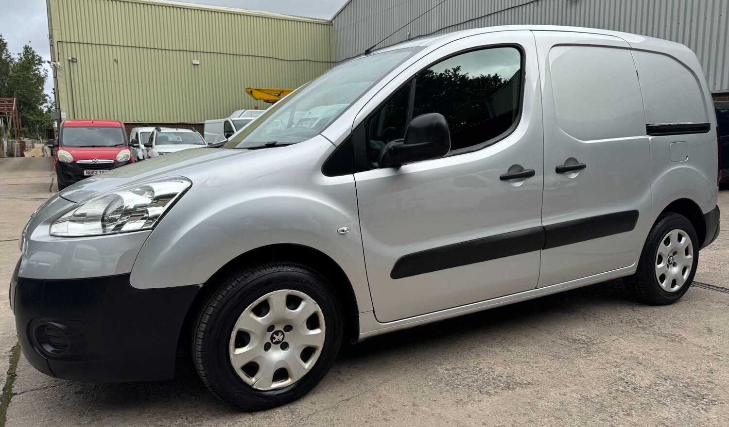 Used Peugeot Partner 2015 for sale - 76549128: Photo 25