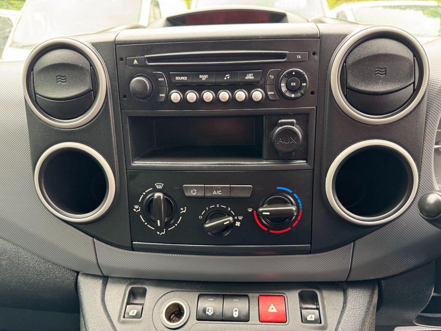 Used Peugeot Partner 2015 for sale - 76549128: Photo 35