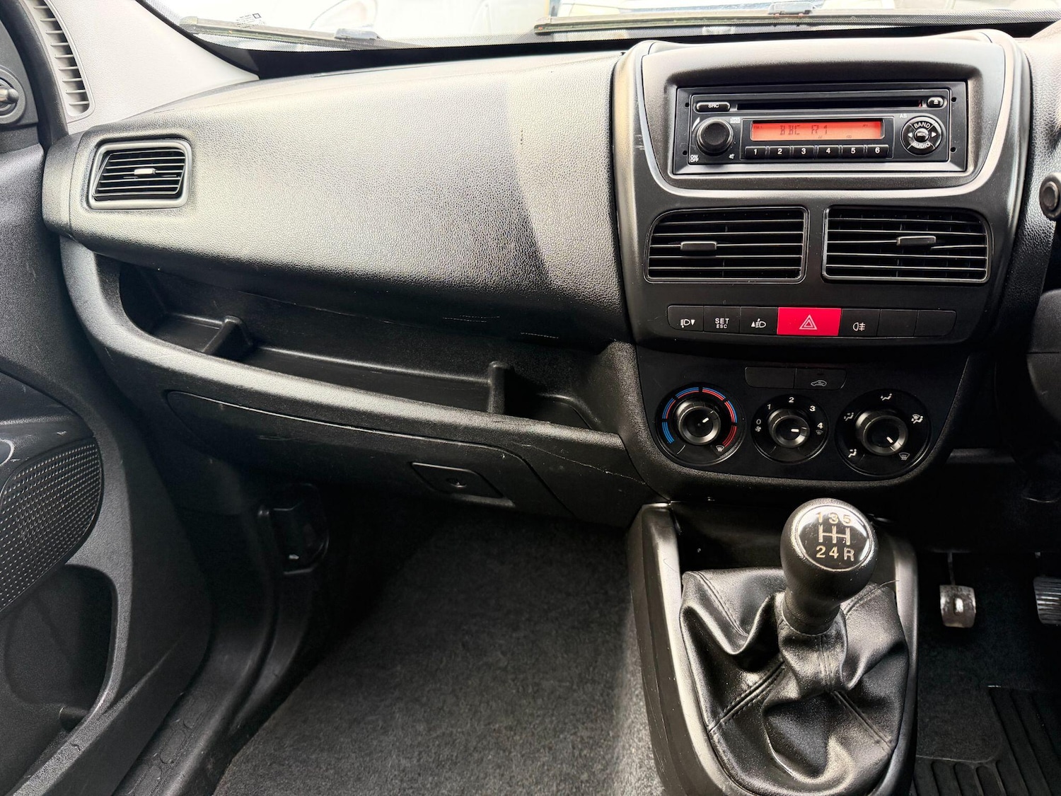 Used Vauxhall Combo 2013 for sale - 76832267: Photo 40