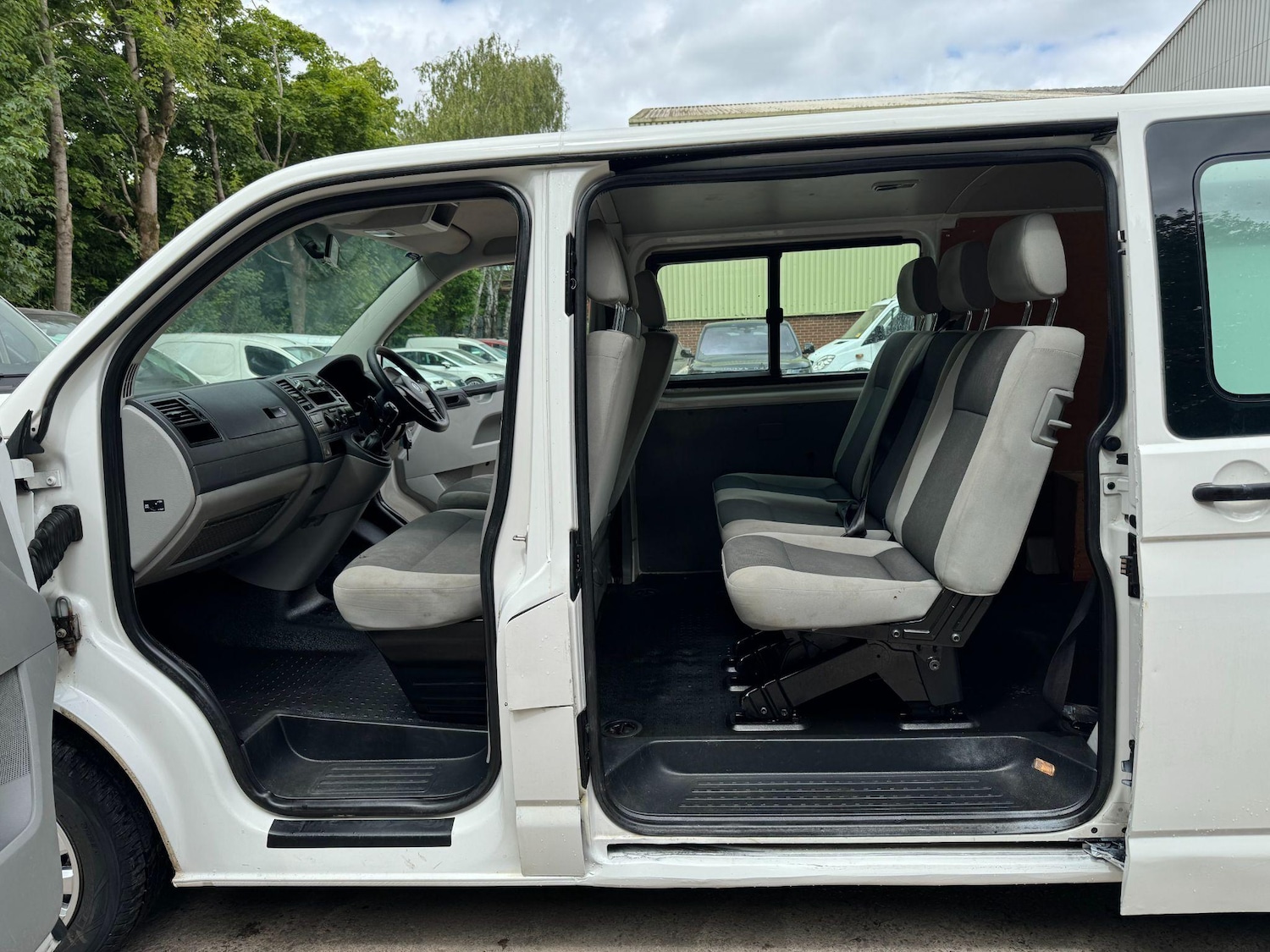 Used Volkswagen Transporter 2015 for sale - 76549409: Photo 19