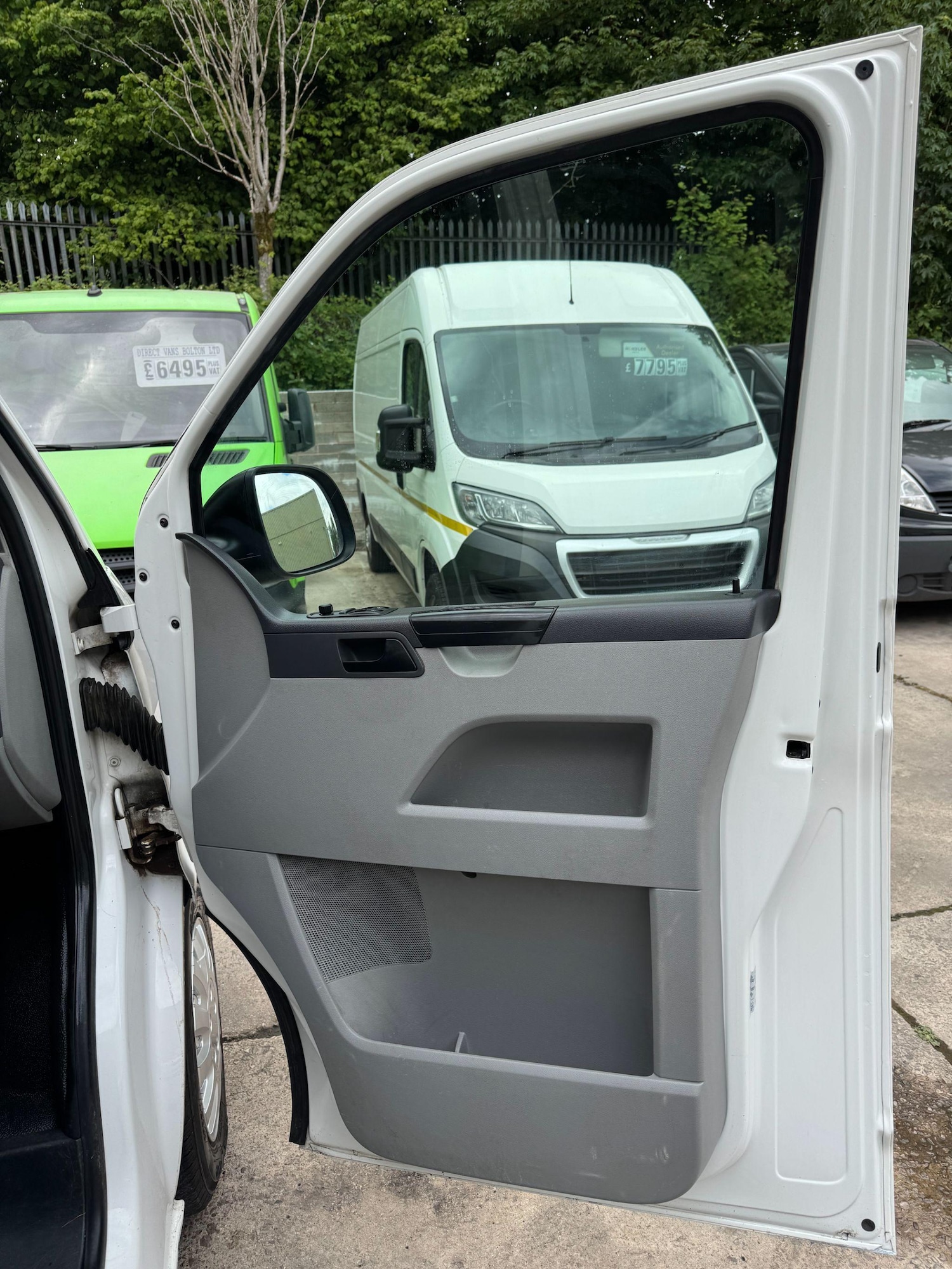 Used Volkswagen Transporter 2015 for sale - 76549409: Photo 27