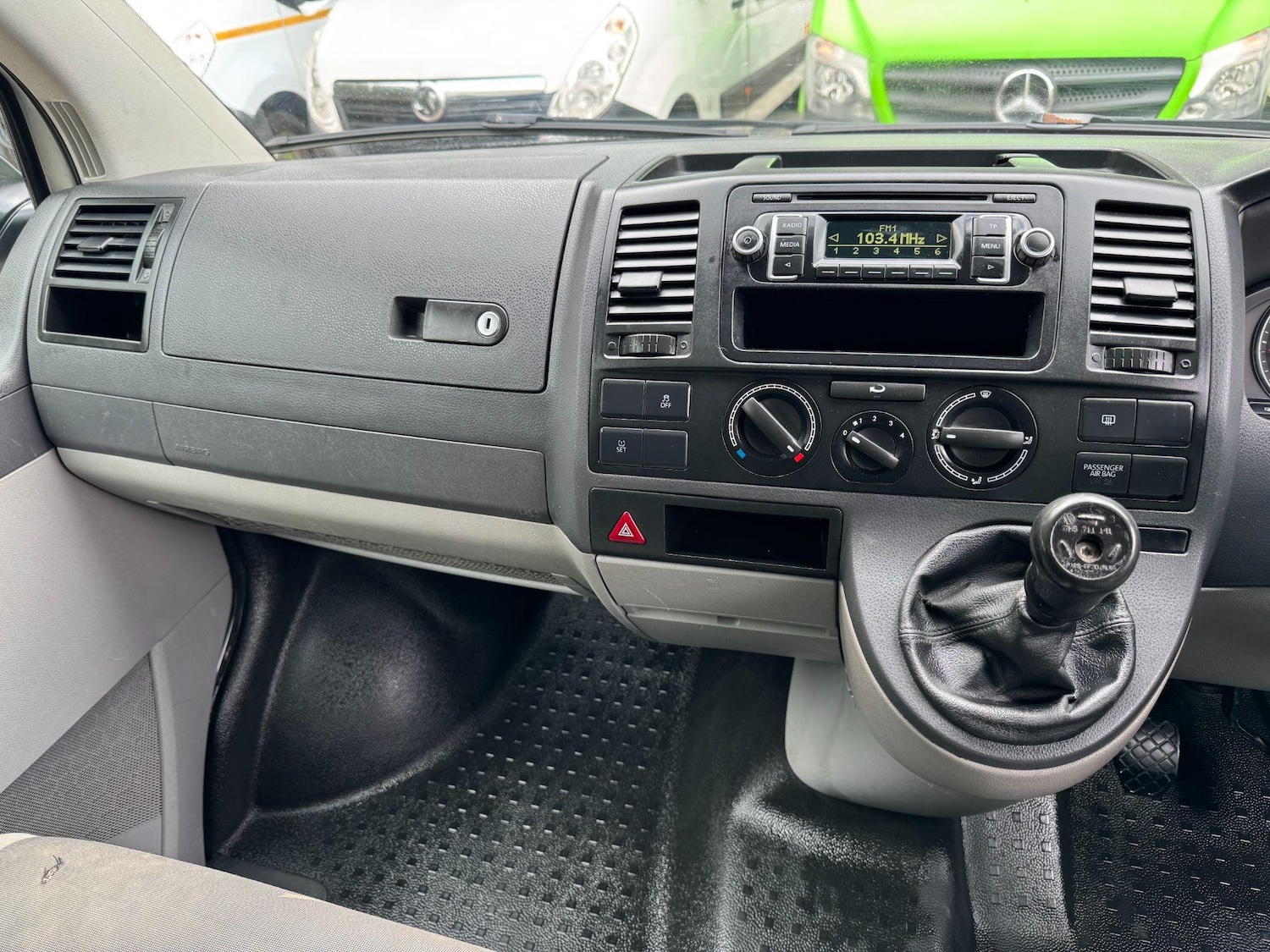 Used Volkswagen Transporter 2015 for sale - 76549409: Photo 30