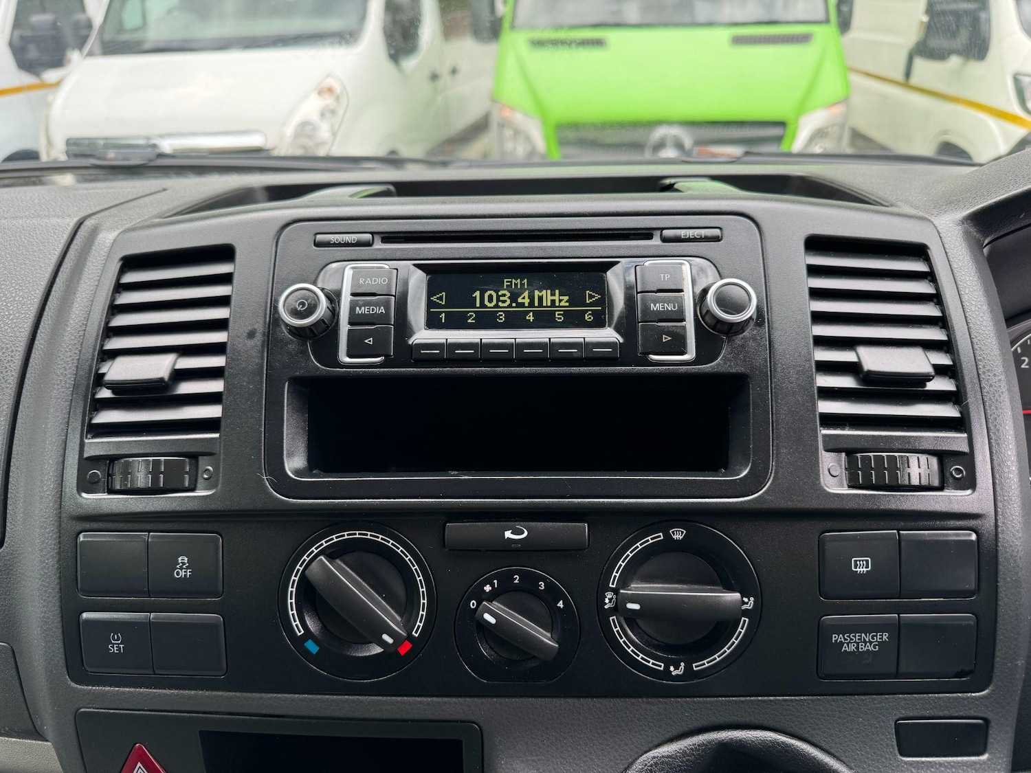 Used Volkswagen Transporter 2015 for sale - 76549409: Photo 31