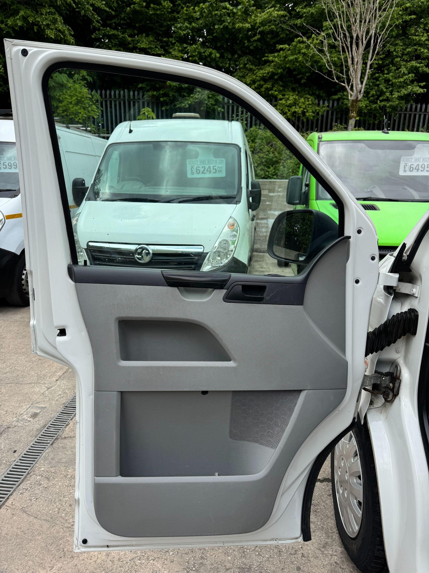 Used Volkswagen Transporter 2015 for sale - 76549409: Photo 33