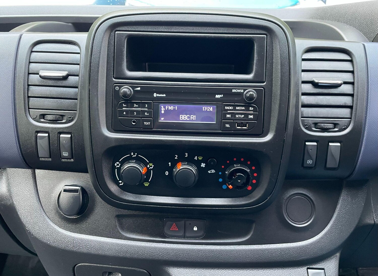 Used Vauxhall Vivaro 2016 for sale - 76549170: Photo 34