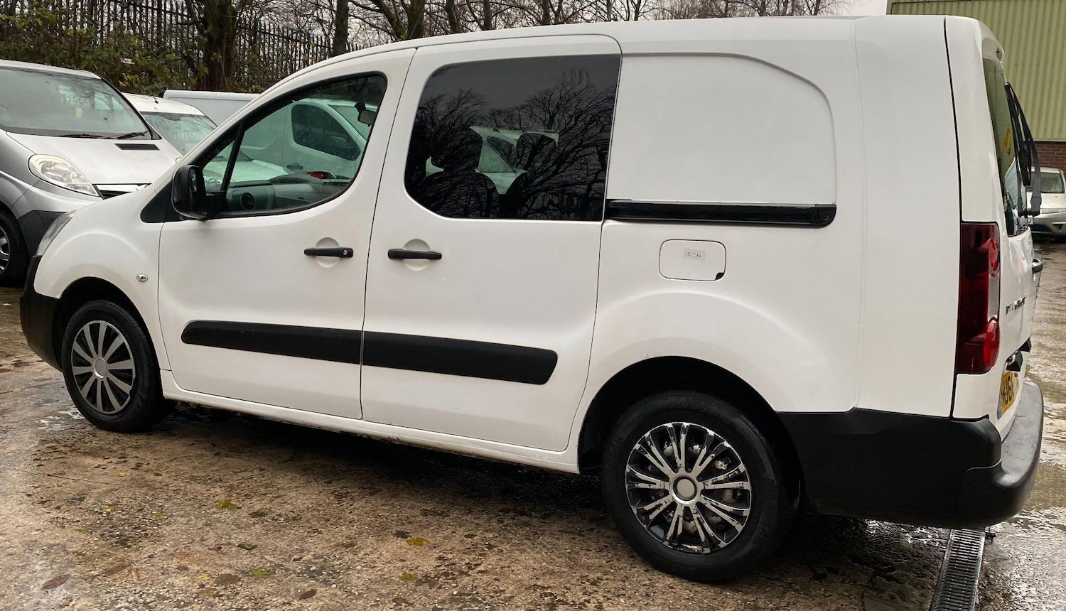 Used Peugeot Partner 2016 for sale - 76855788: Photo 22