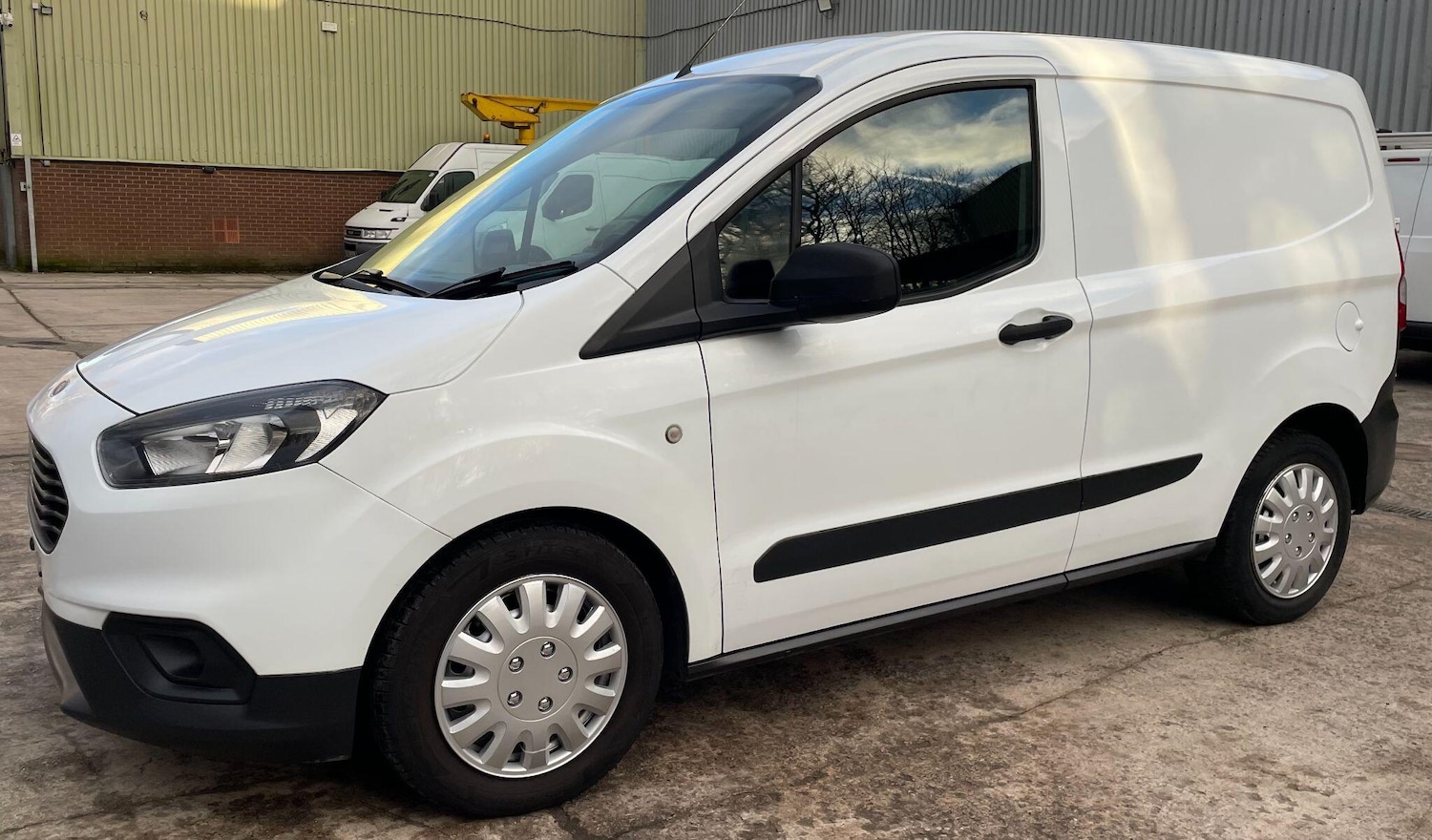 Used Ford Transit Courier 2020 for sale - 77057573: Photo 17