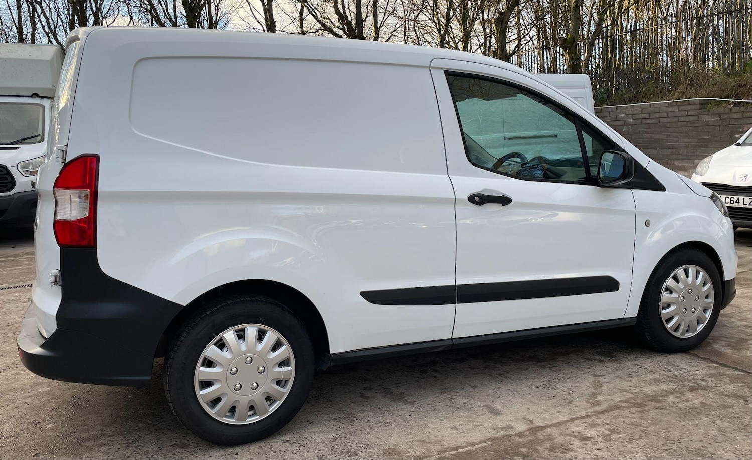 Used Ford Transit Courier 2020 for sale - 77057573: Photo 8