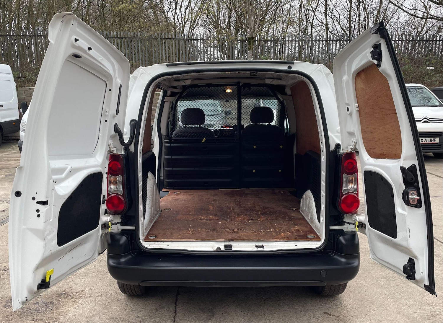 Used Peugeot Partner 2015 for sale - 77455512: Photo 11