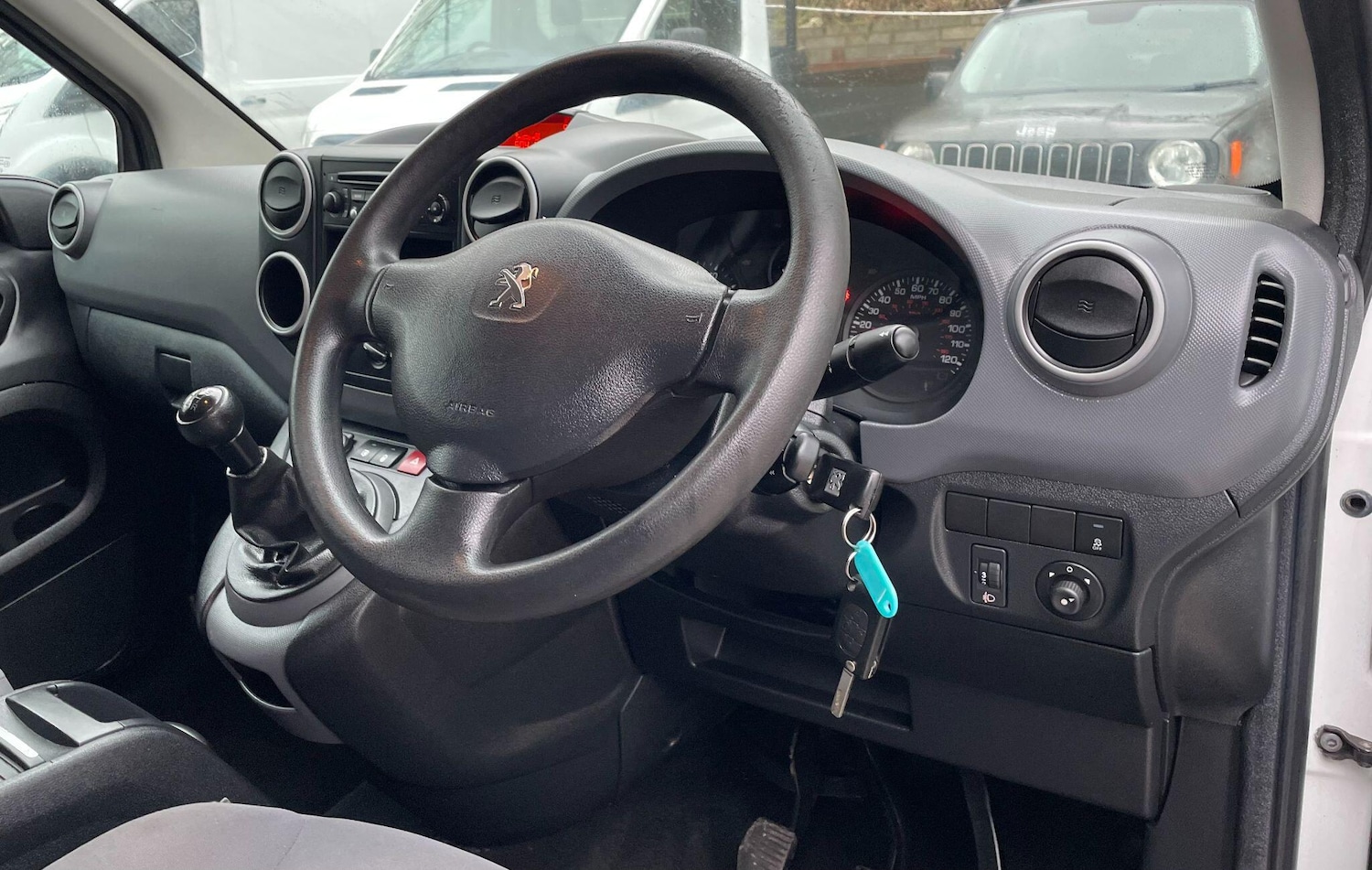 Used Peugeot Partner 2015 for sale - 77455512: Photo 24