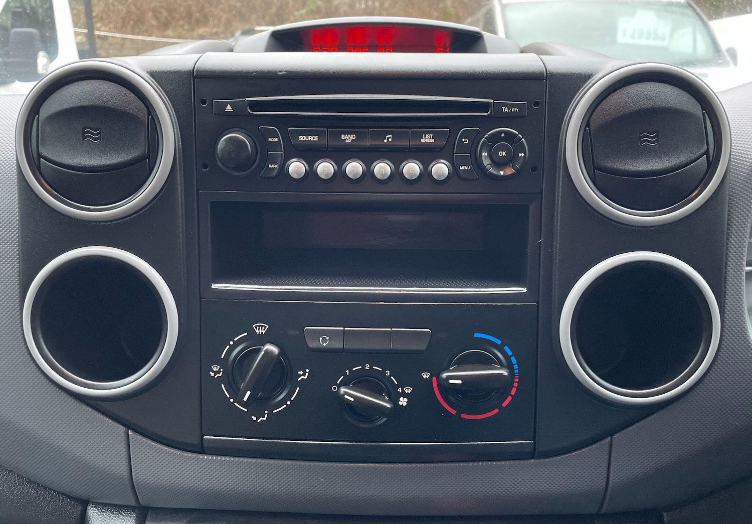 Used Peugeot Partner 2015 for sale - 77455512: Photo 31