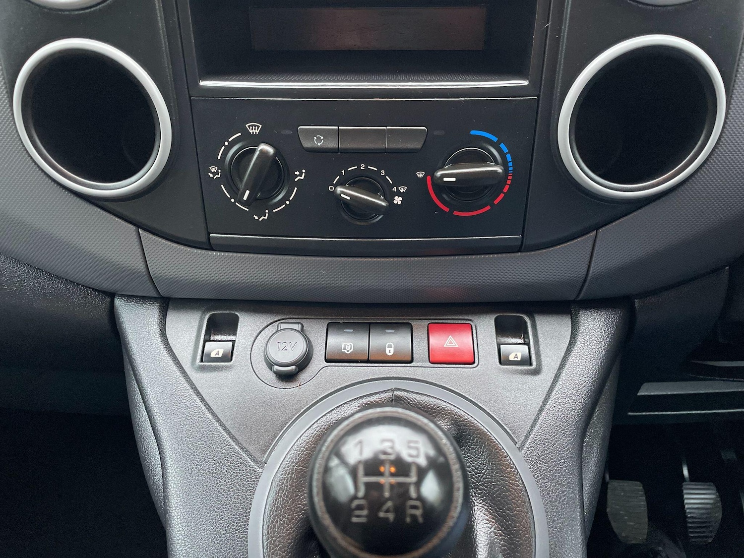 Used Peugeot Partner 2015 for sale - 77455512: Photo 32