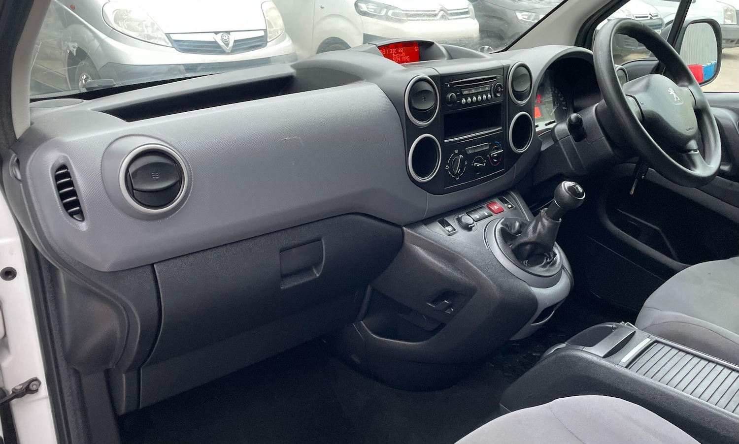 Used Peugeot Partner 2015 for sale - 77455512: Photo 35