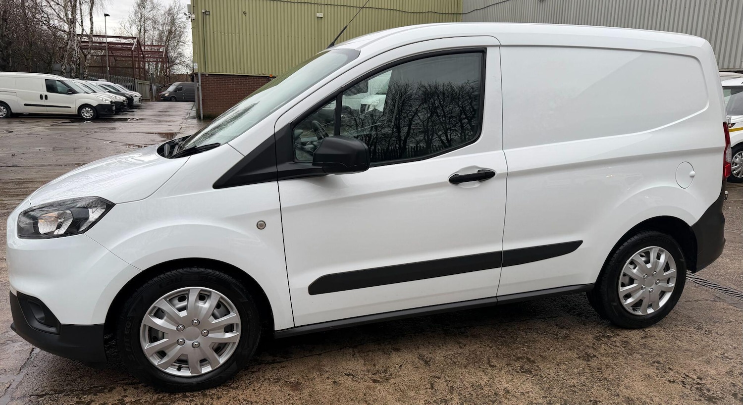 Used Ford Transit Courier 2020 for sale - 76913374: Photo 24
