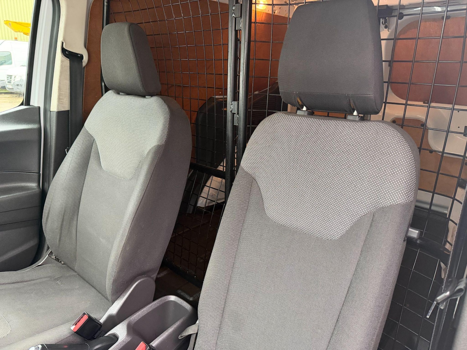 Used Ford Transit Courier 2020 for sale - 76913374: Photo 40