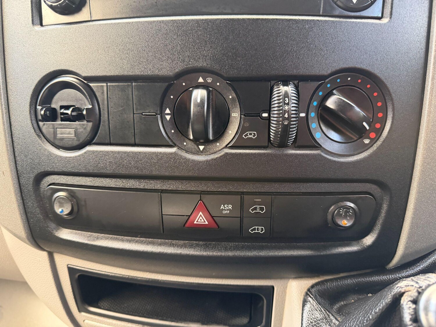 Used Mercedes-Benz Sprinter 2017 for sale - 77573909: Photo 41