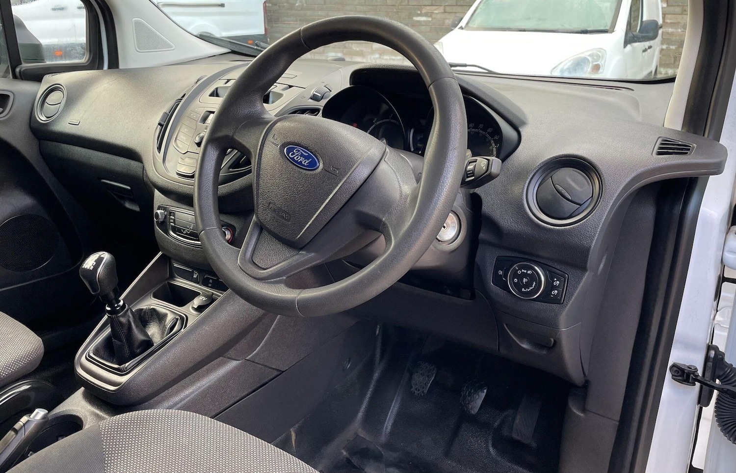 Used Ford Transit Courier 2020 for sale - 77723120: Photo 23