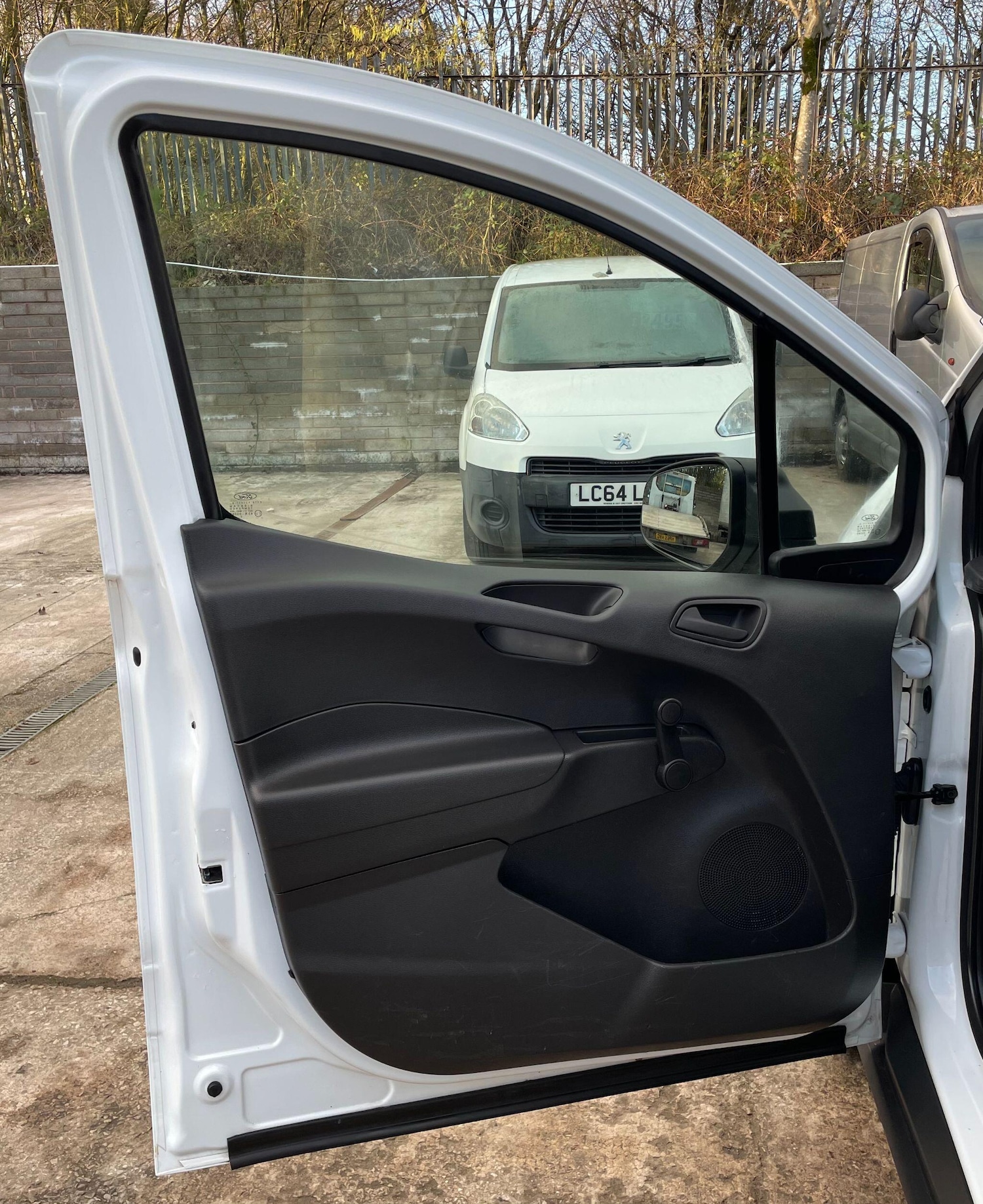 Used Ford Transit Courier 2020 for sale - 77723120: Photo 31