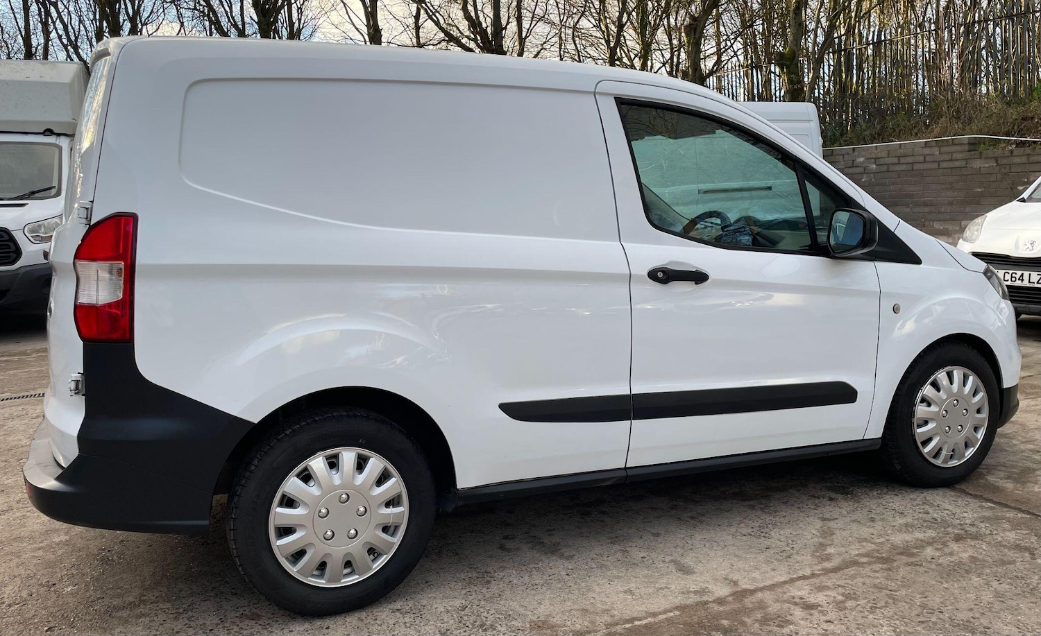Used Ford Transit Courier 2020 for sale - 77723120: Photo 8
