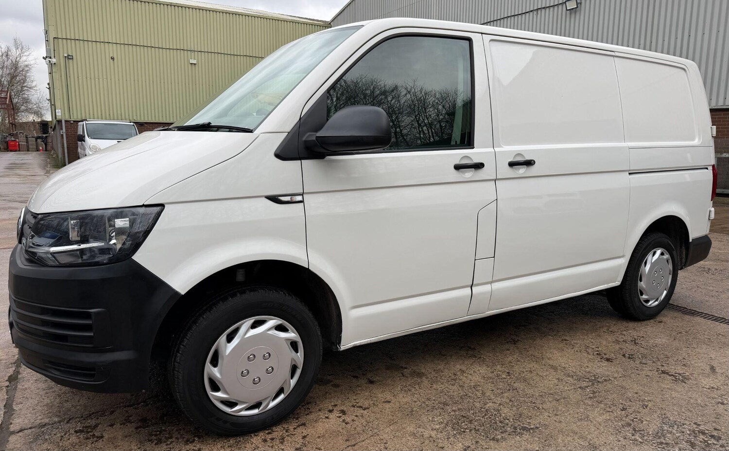 Used Volkswagen Transporter 2018 for sale - 77908774: Photo 22