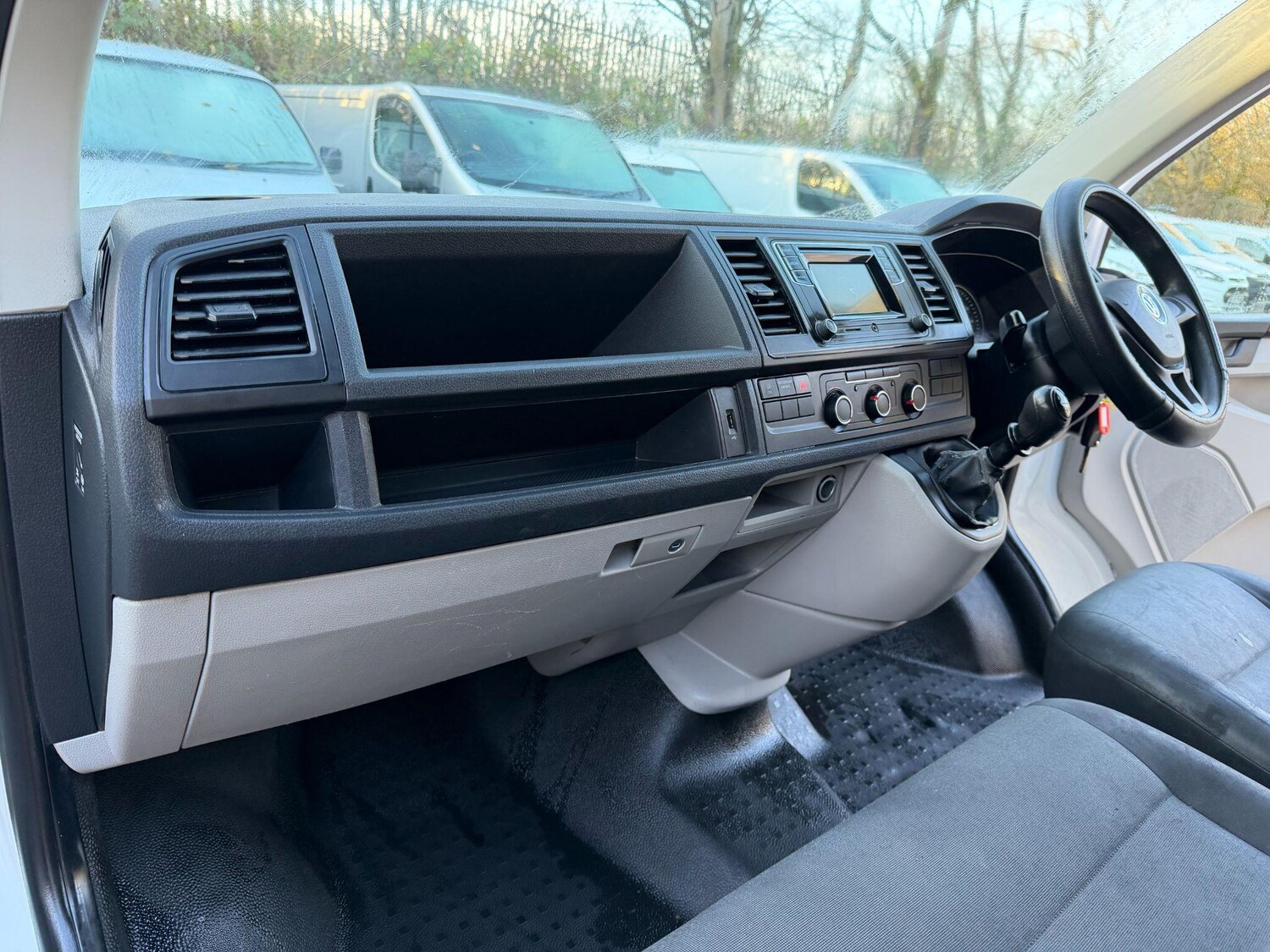 Used Volkswagen Transporter 2018 for sale - 77908774: Photo 38