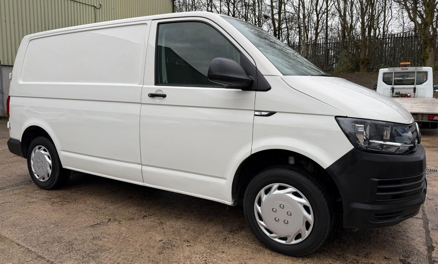 Used Volkswagen Transporter 2018 for sale - 77908774: Photo 5