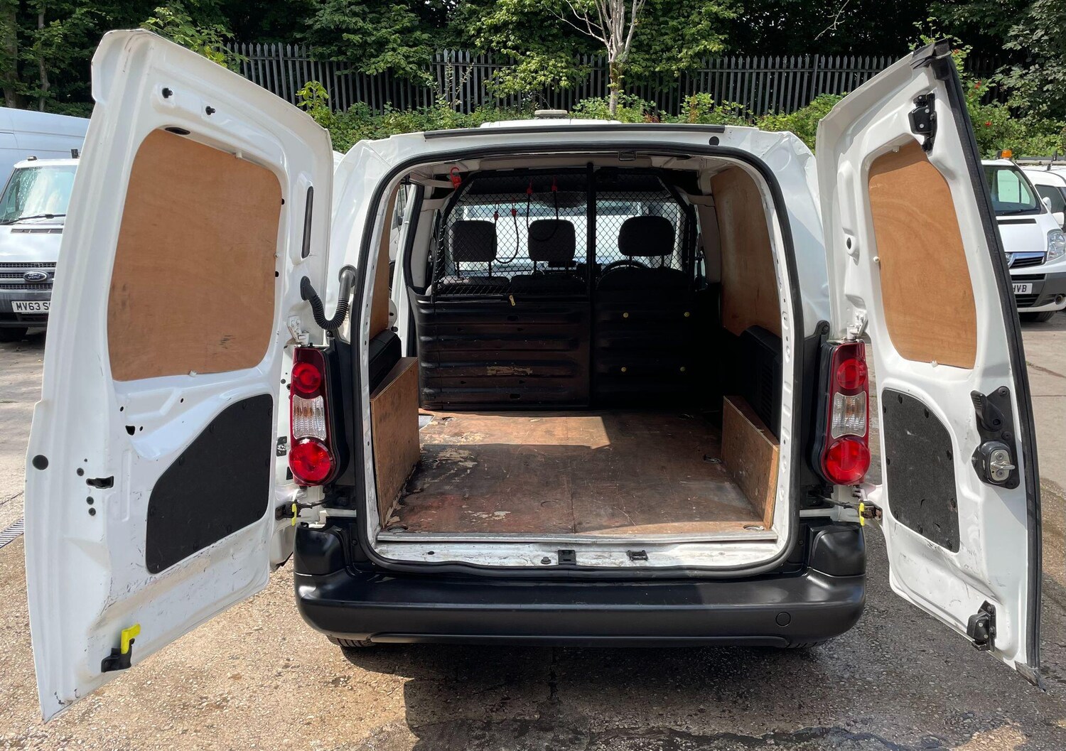 Used Peugeot Partner 2015 for sale - 76550580: Photo 11