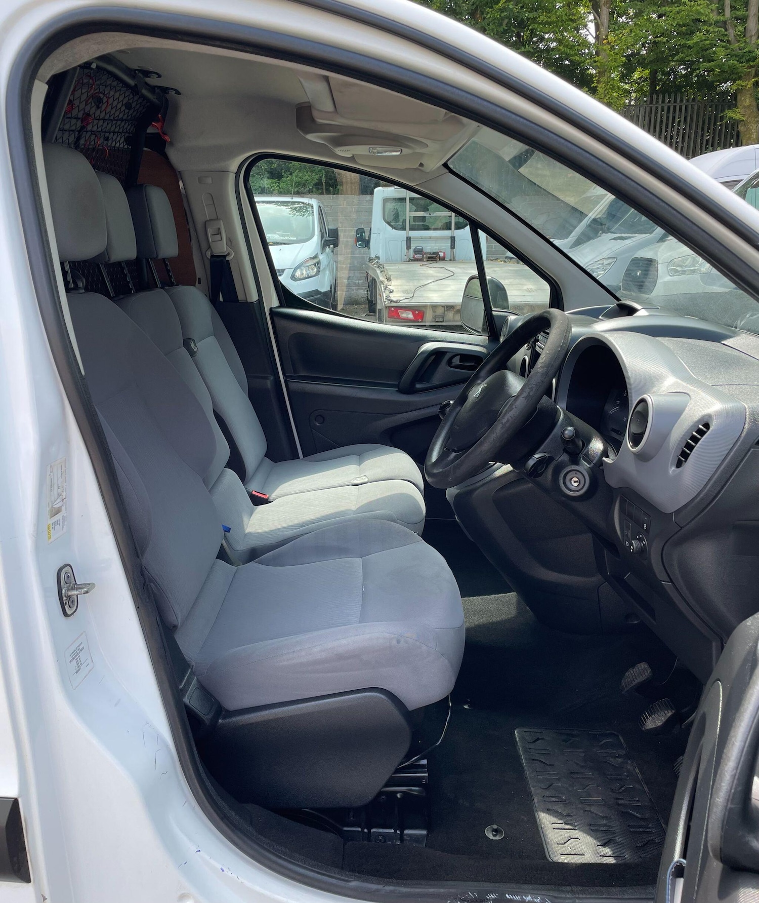 Used Peugeot Partner 2015 for sale - 76550580: Photo 22