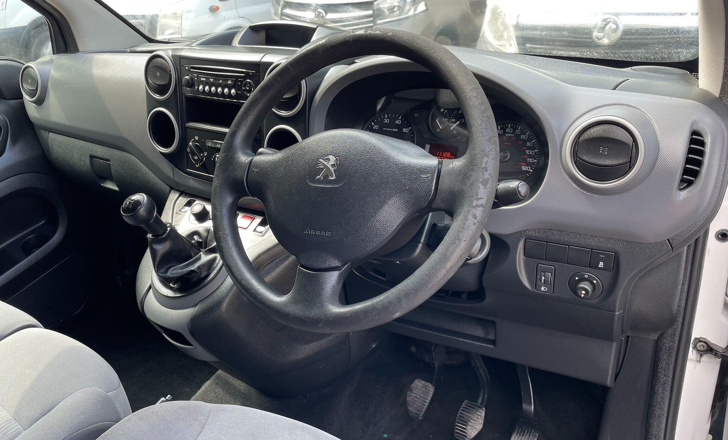 Used Peugeot Partner 2015 for sale - 76550580: Photo 24