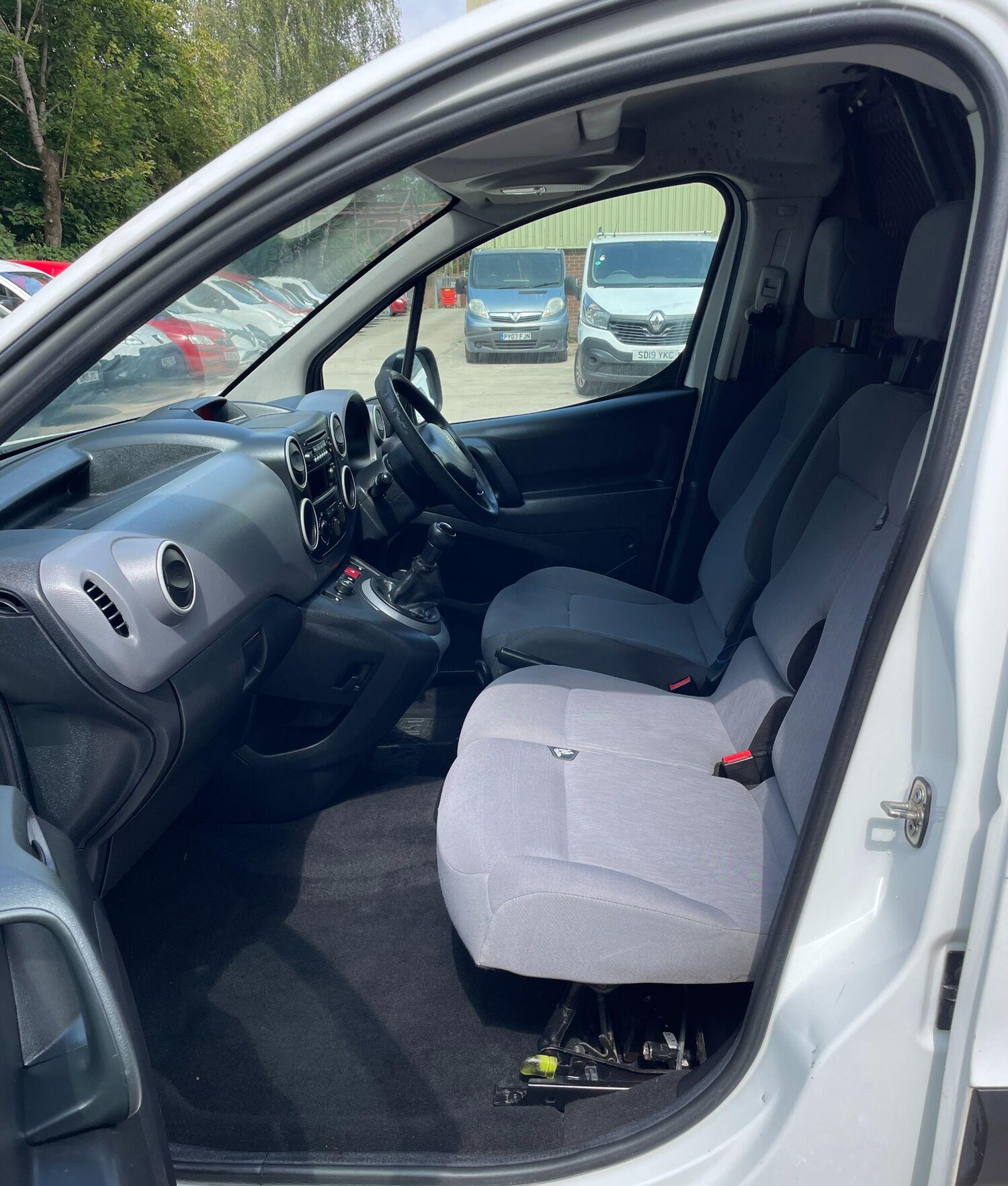 Used Peugeot Partner 2015 for sale - 76550580: Photo 33