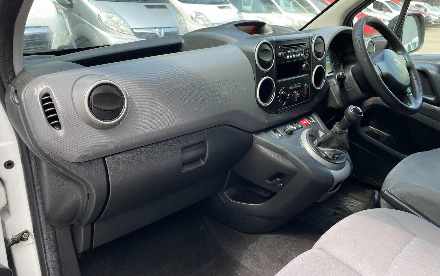 Used Peugeot Partner 2015 for sale - 76550580: Photo 34