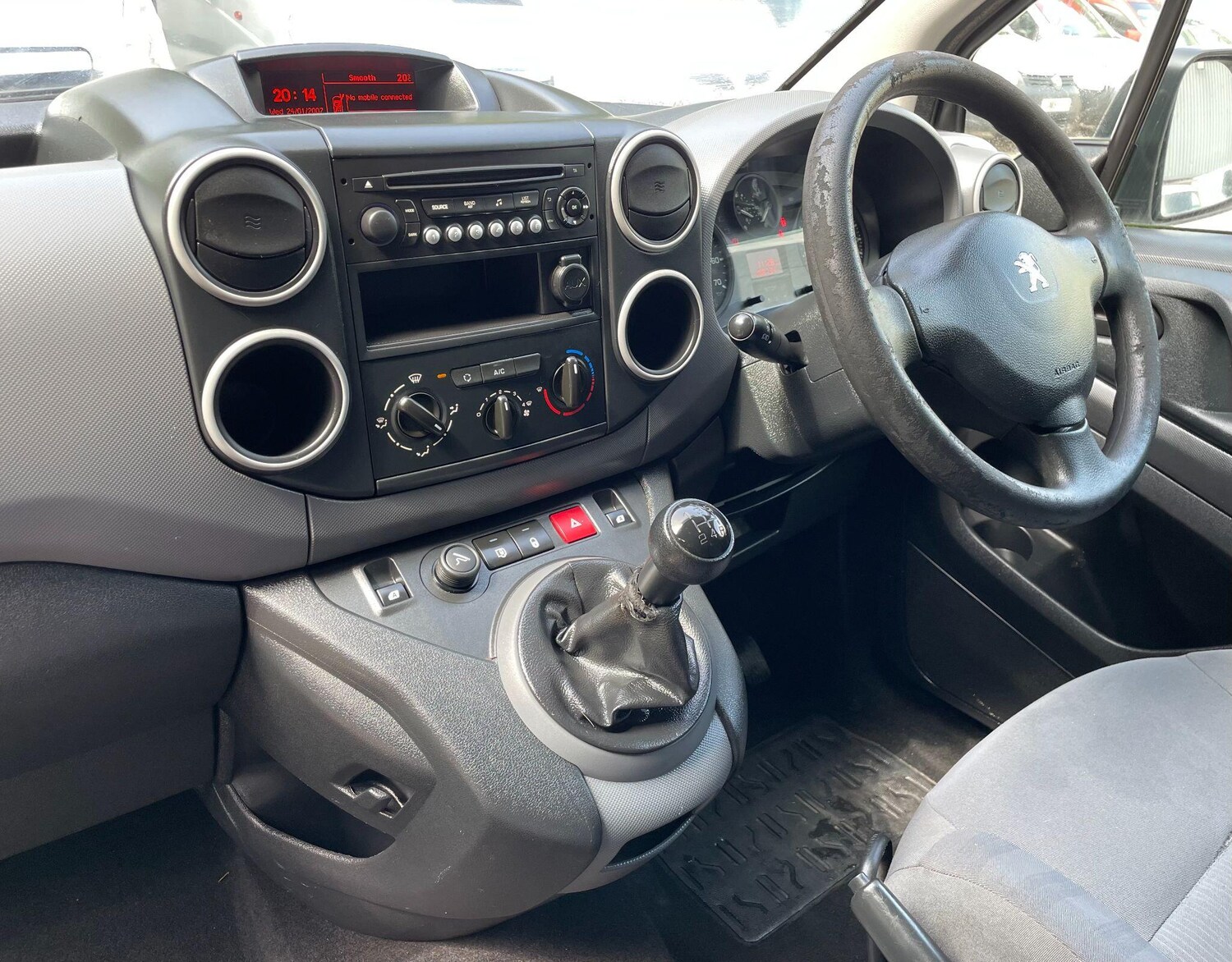 Used Peugeot Partner 2015 for sale - 76550580: Photo 35