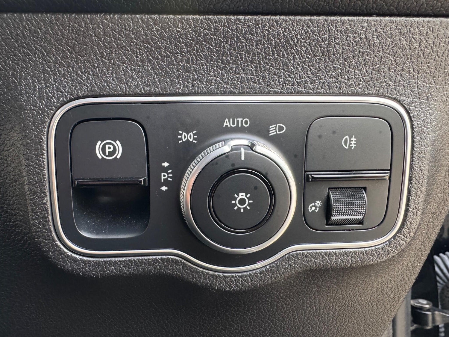 Used Mercedes-Benz GLB 2020 for sale - 76549156: Photo 38