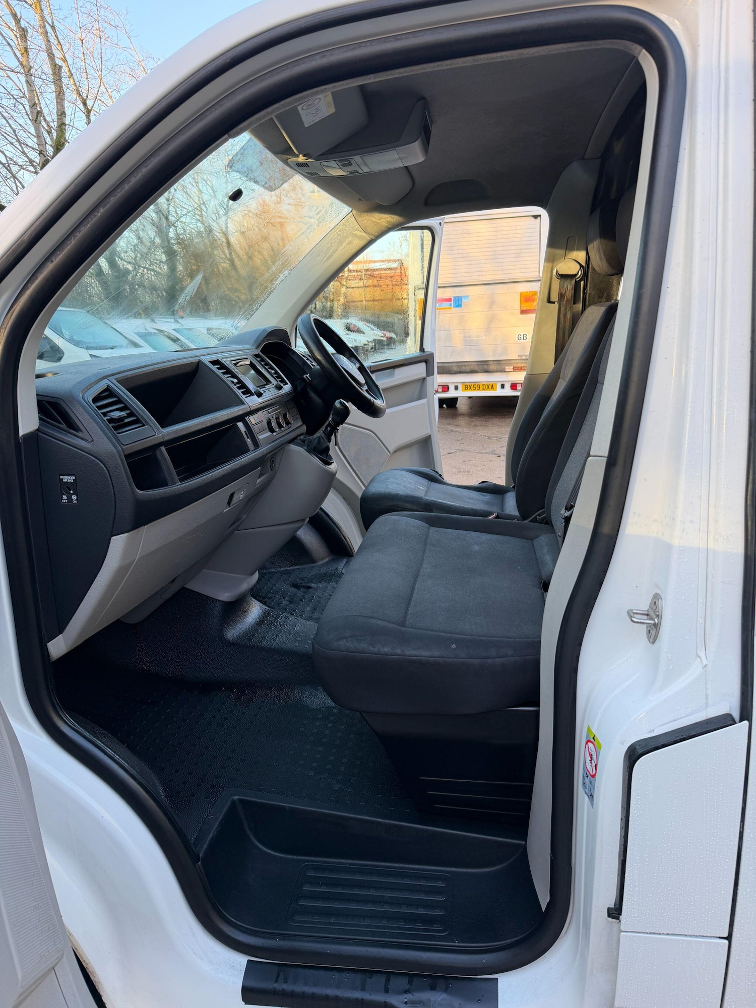 Used Volkswagen Transporter 2018 for sale - 76781049: Photo 44