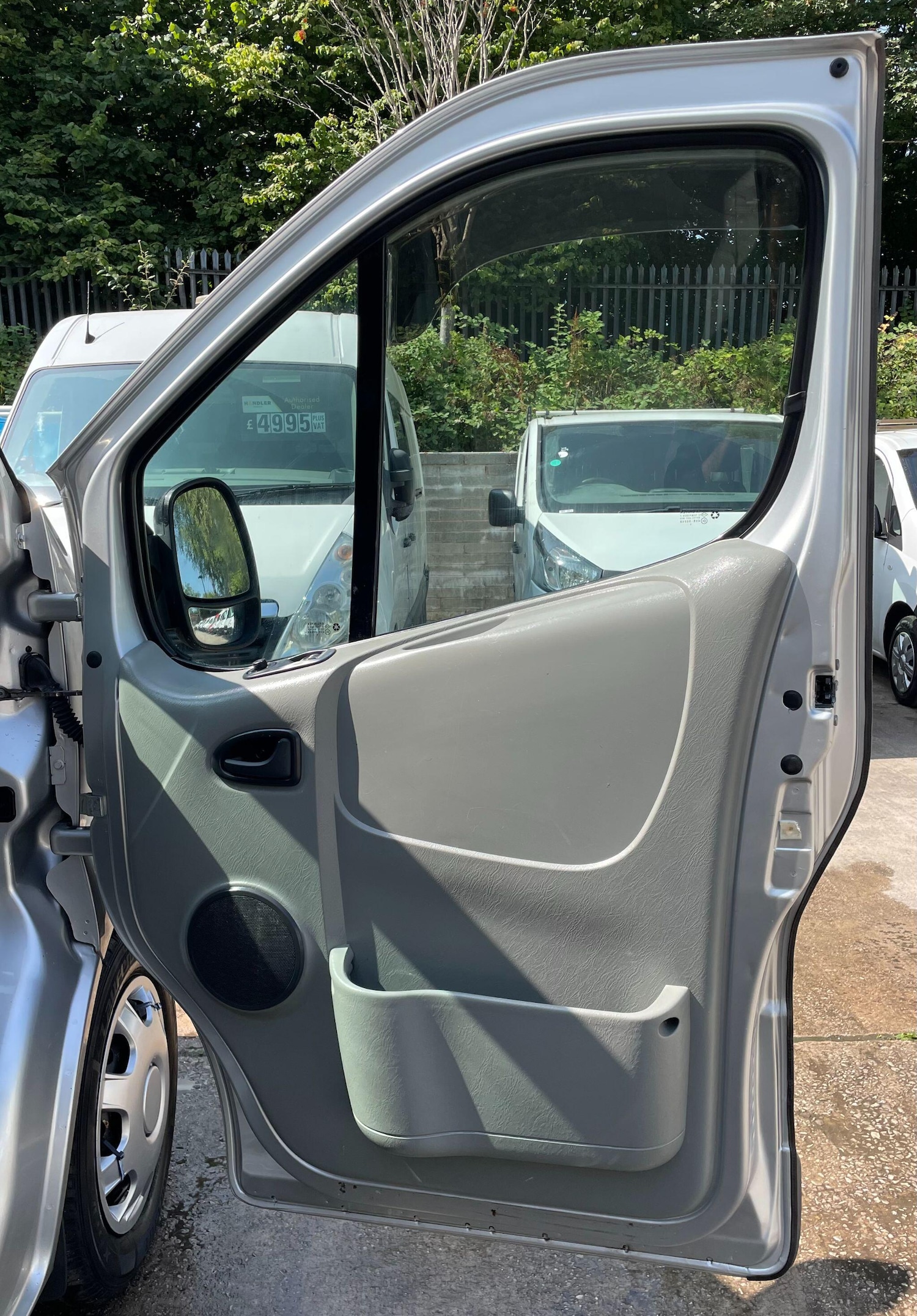 Used Vauxhall Vivaro 2010 for sale - 76550543: Photo 18