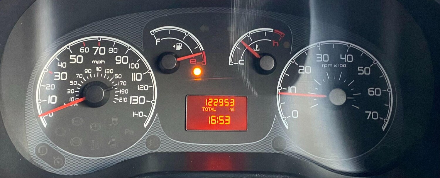 Used Fiat Doblo 2014 for sale - 76549300: Photo 32