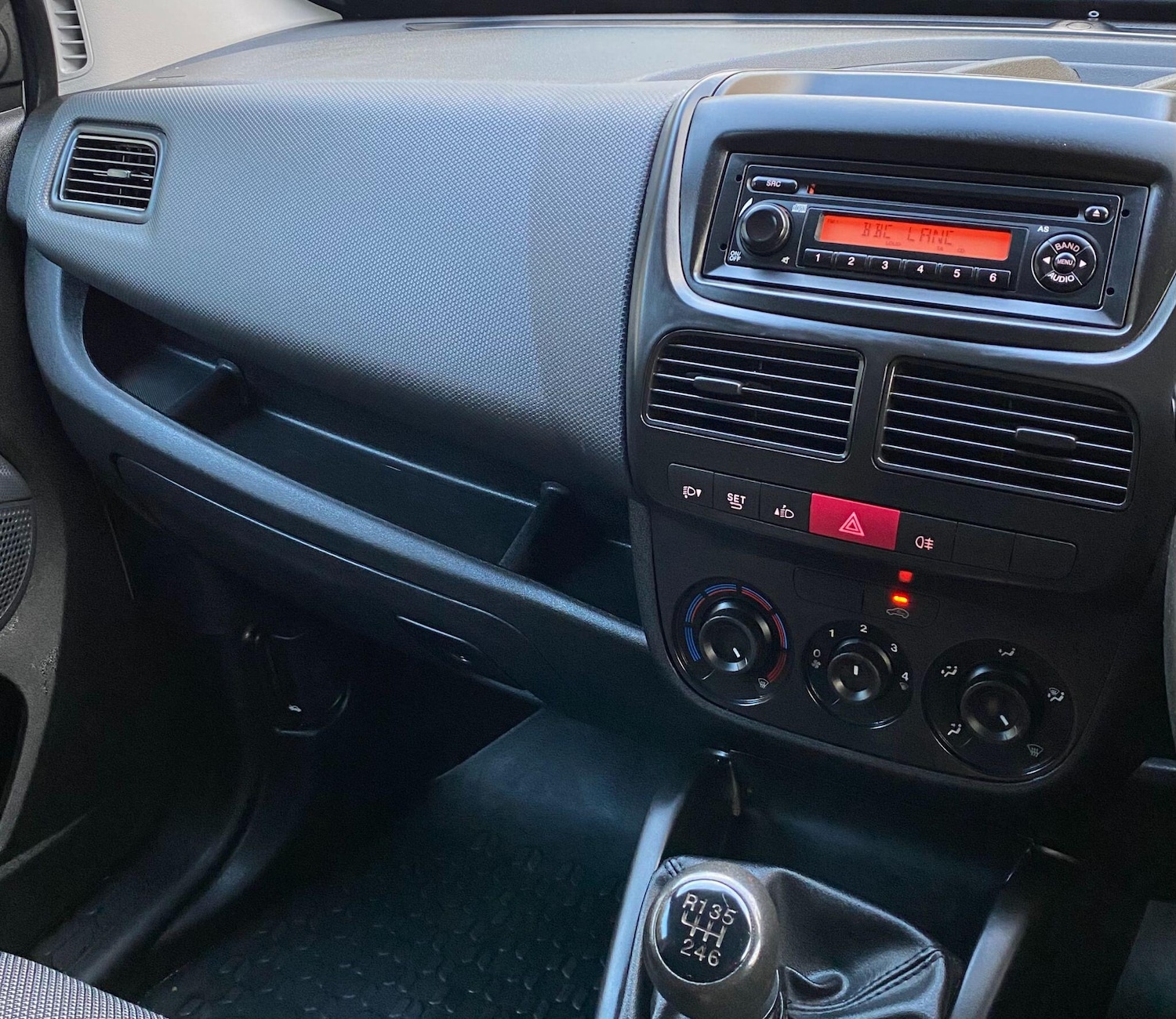 Used Fiat Doblo 2014 for sale - 76549300: Photo 33