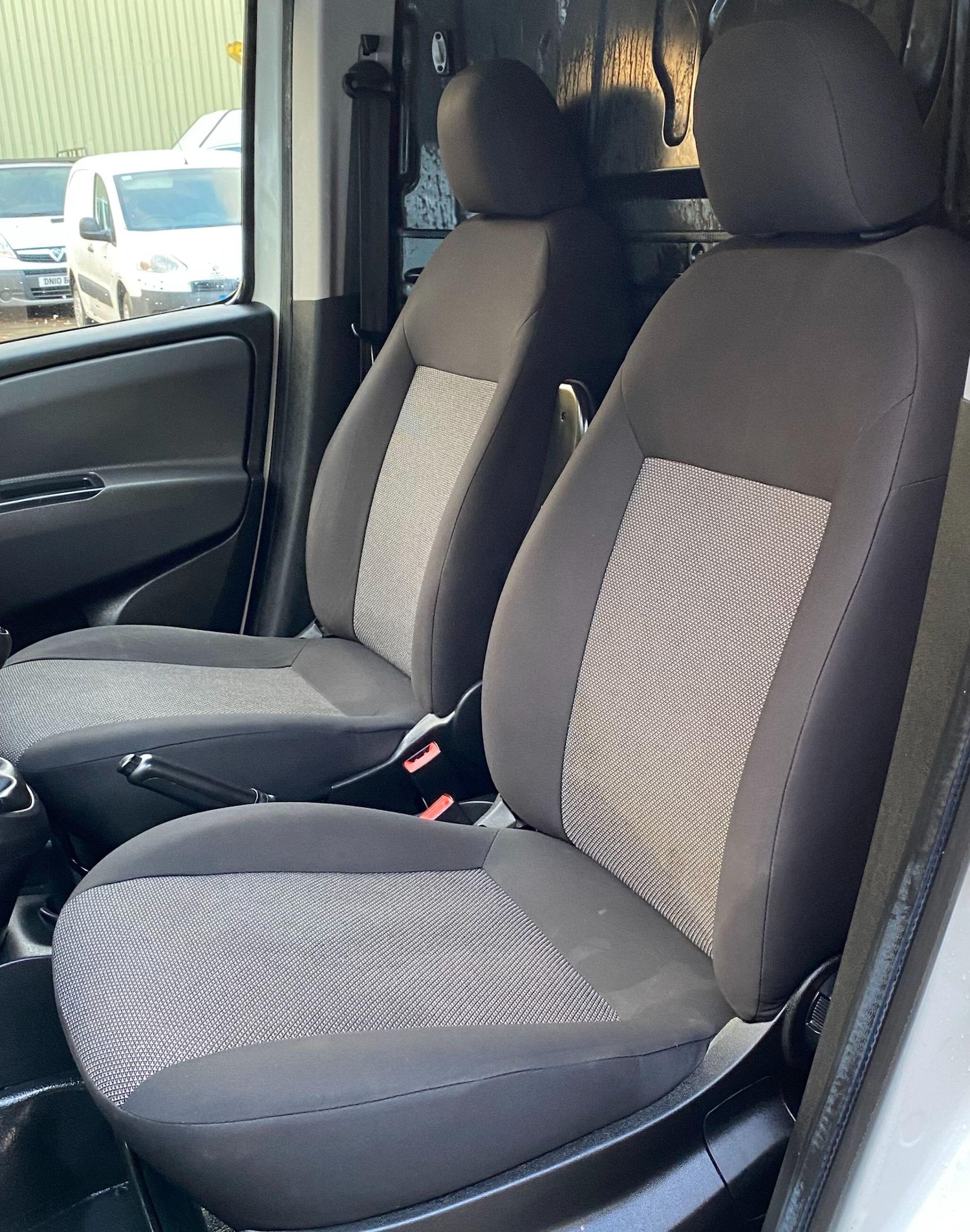 Used Fiat Doblo 2014 for sale - 76549300: Photo 37