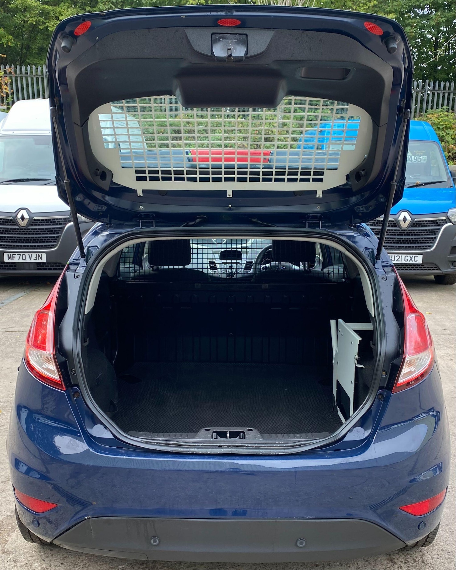 Used Ford Fiesta 2014 for sale - 76550219: Photo 11