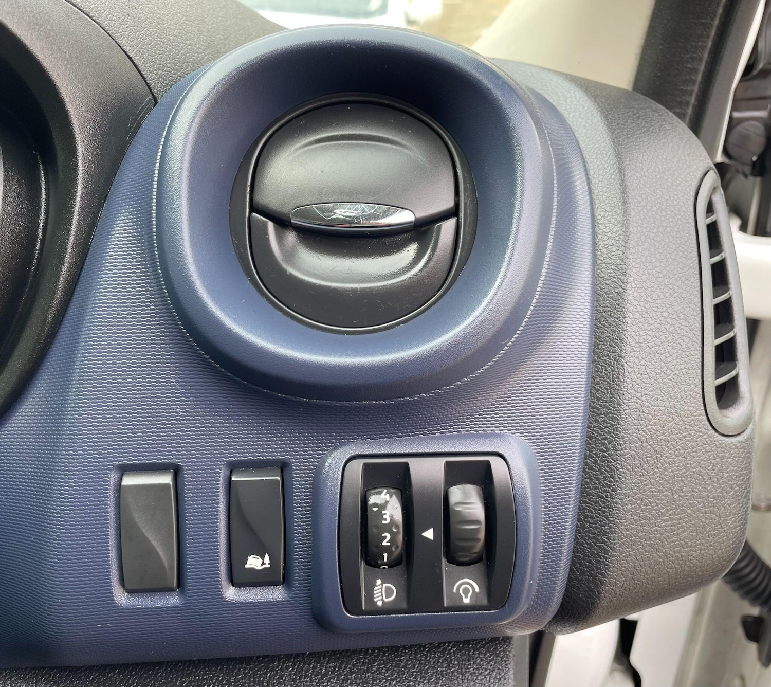 Used Vauxhall Vivaro 2014 for sale - 78147975: Photo 25