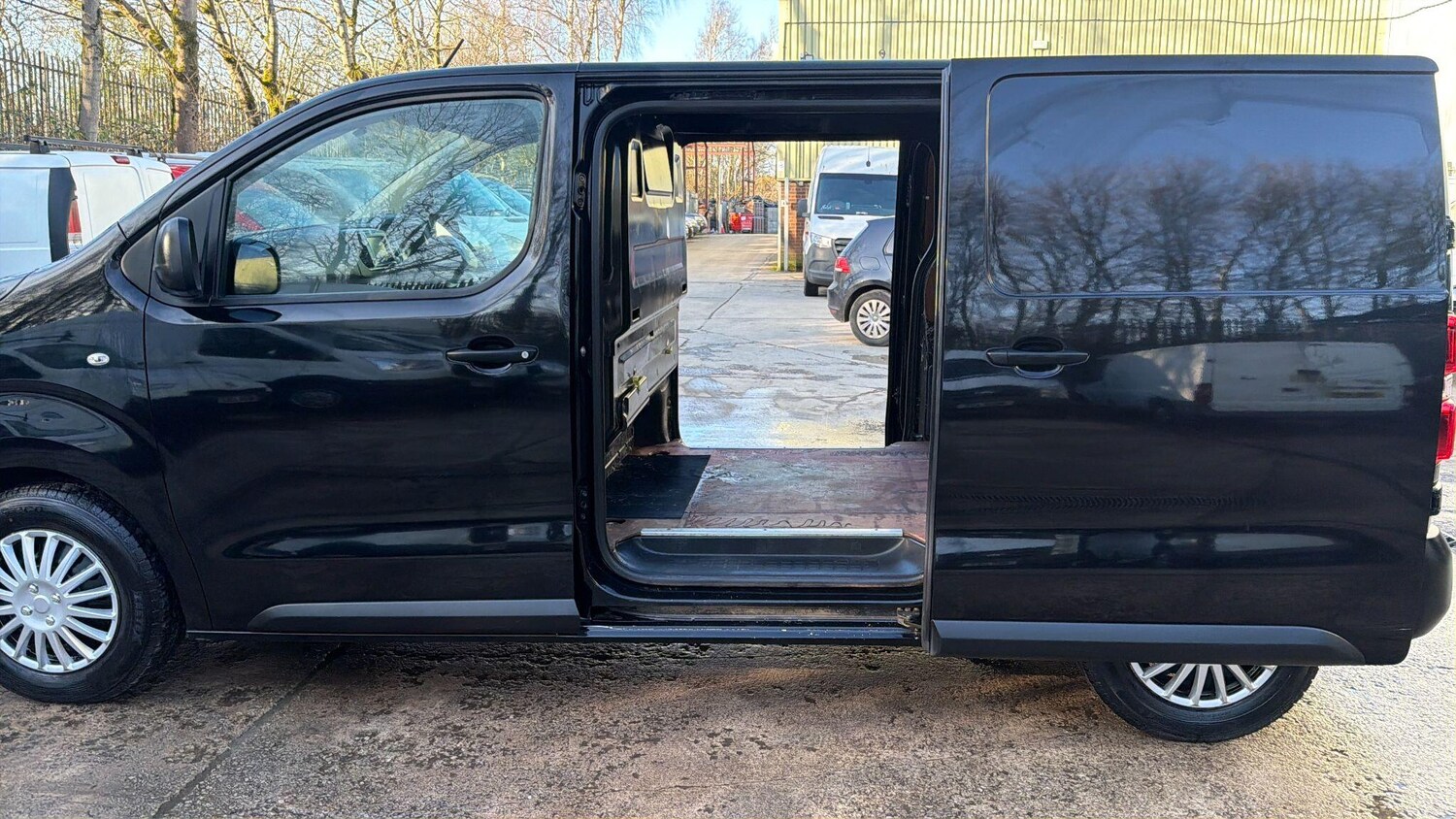 Used Peugeot Expert 2017 for sale - 77737264: Photo 29