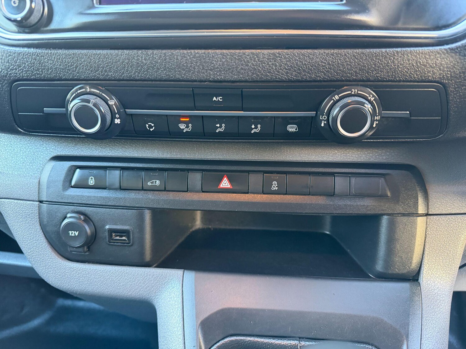 Used Peugeot Expert 2017 for sale - 77737264: Photo 42