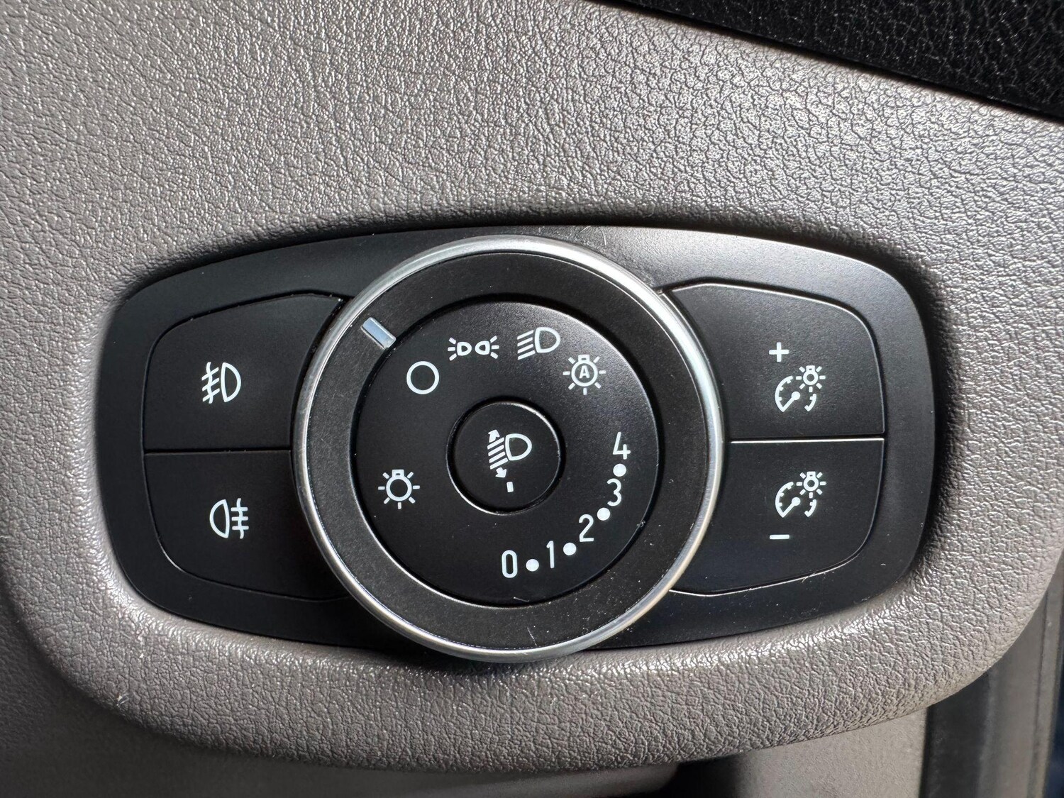 Used Ford Transit Connect 2018 for sale - 76551152: Photo 30