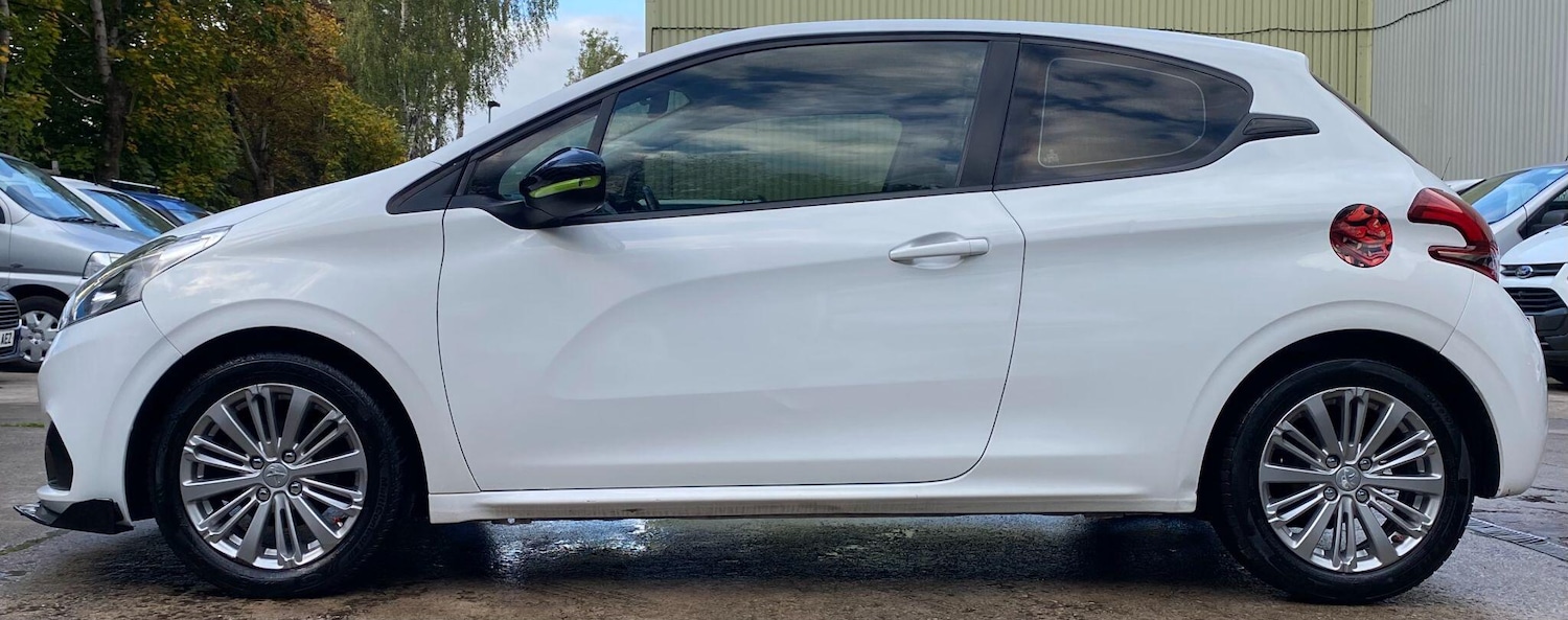 Used Peugeot 208 2015 for sale - 76549086: Photo 14