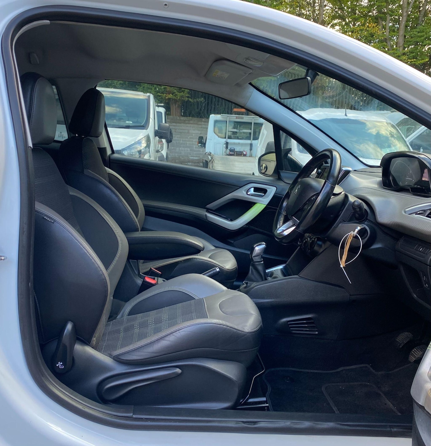 Used Peugeot 208 2015 for sale - 76549086: Photo 19